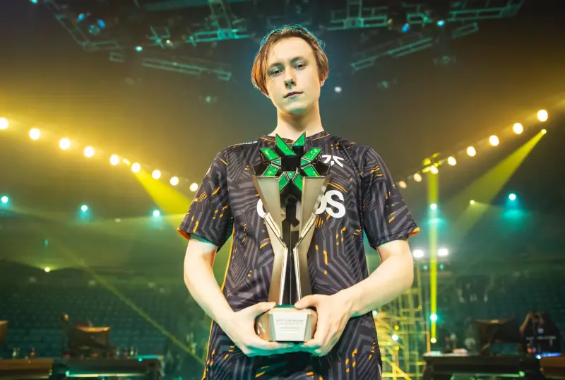 [流言板]11.08版本改動(dòng)：霓虹奔跑回能變慢，可持續(xù)奔跑時(shí)間延長(zhǎng)