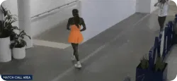 赛后疯狂砸拍！高芙第二次在大满贯女单仅获3局被淘汰