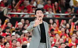 王博：史密斯伤退后克里斯托弗打得更好，对快攻限制的不好