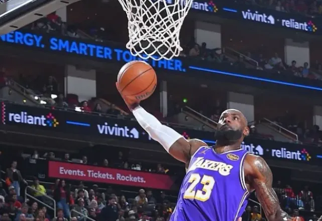 萬項曬留洋踢球以及記功證書：保持狀態，守護榮譽