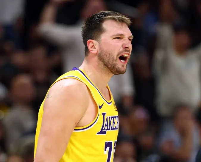 馬競(jìng)殺手!17年歐冠,C羅上演帽子戲法,皇馬3 馬競(jìng)殺手!17年歐冠,C羅上演帽子戲法,皇馬3