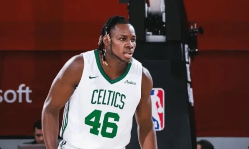 [流言板]美媒發(fā)問：文班生涯能獲得5次DPOY打破歷史紀(jì)錄，你同意嗎？