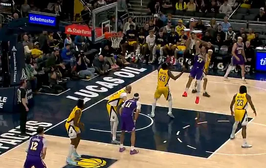 對(duì)陣霍芬海姆戴帽后，路易斯·迪亞斯旅歐期間已打進(jìn)100球