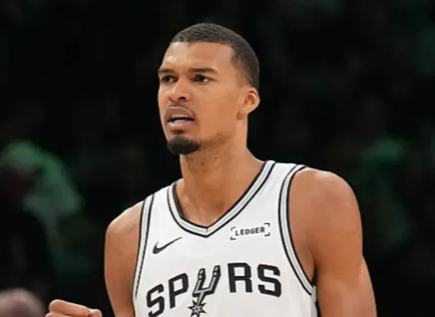 文班亚马三节出战29分钟，得到19分4篮板3助攻1抢断2盖帽
