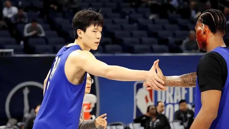 [流言板]媒体人周鹏：杨瀚森今日返回洛杉矶为20日Pro Day试训做准备