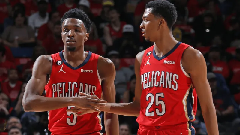 姆總搶跑！呂迪格點(diǎn)球罰中，姆巴佩按捺不住先大家一步?jīng)_出去慶祝