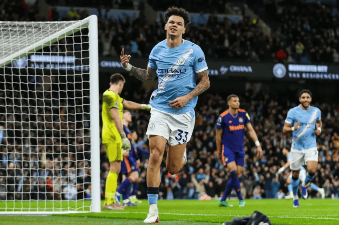 斯佩爾曼和洛夫頓從表面數據看，差距并不大！但對比賽的影響力來看，還不在一個層次上，大家覺得問題出在哪里？