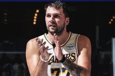 瑞典名單:伊薩克、約克雷斯、林德洛夫、伊蘭加、貝里瓦爾在列 瑞典名單:伊薩克、約克雷斯、林德洛夫、伊蘭加、貝里瓦爾在列