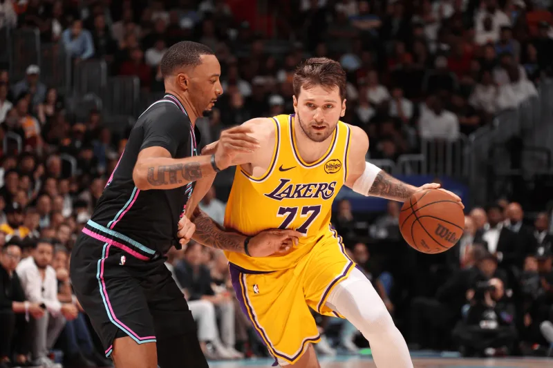 如魚得水！哈登首節(jié)4助次節(jié)11分 半場5中5貢獻13分3板6助