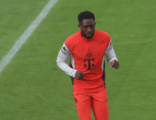 [流言板]圖片報：阿方索恢復室外訓練；博埃正經(jīng)歷很嚴重的胃腸感染