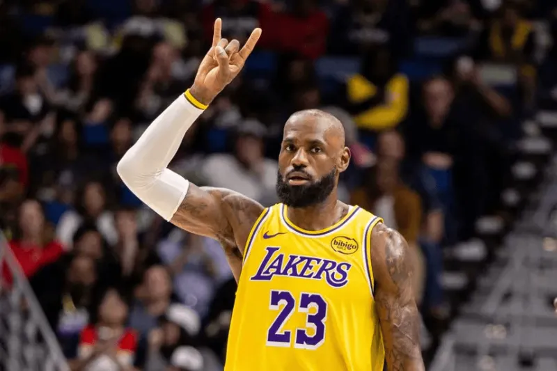 ??詹姆斯：從未主動追求聯盟門面的角色 但我明白這是我的責任