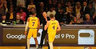 這倆好搭檔！威少妙傳助飛小喬丹單臂空接暴扣！